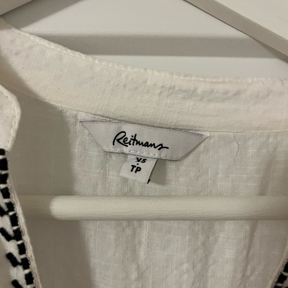 Reitmans Cream Textured Top with Black Trim - Picture 2 of 3